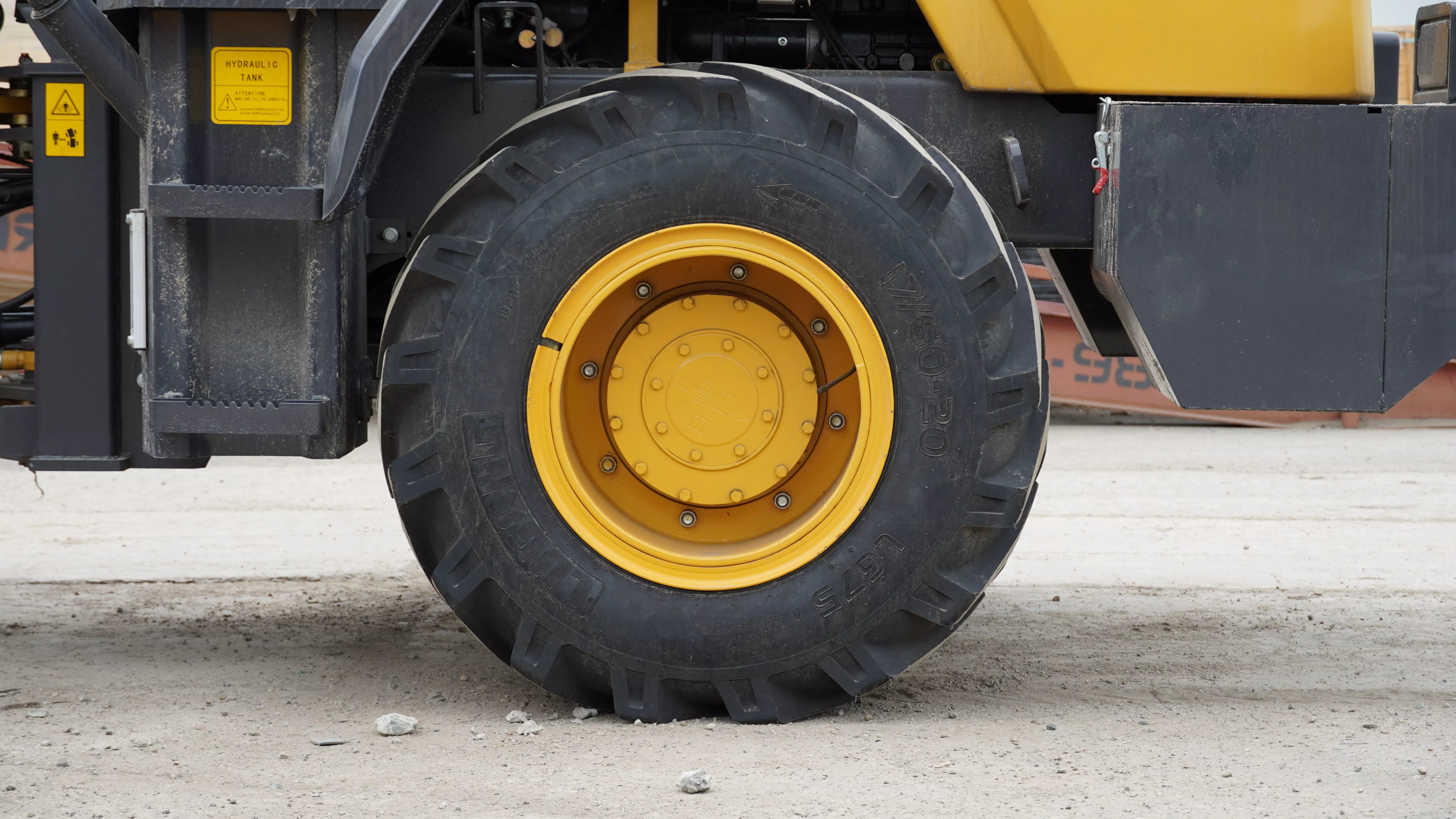 Фронтальный погрузчик B918T